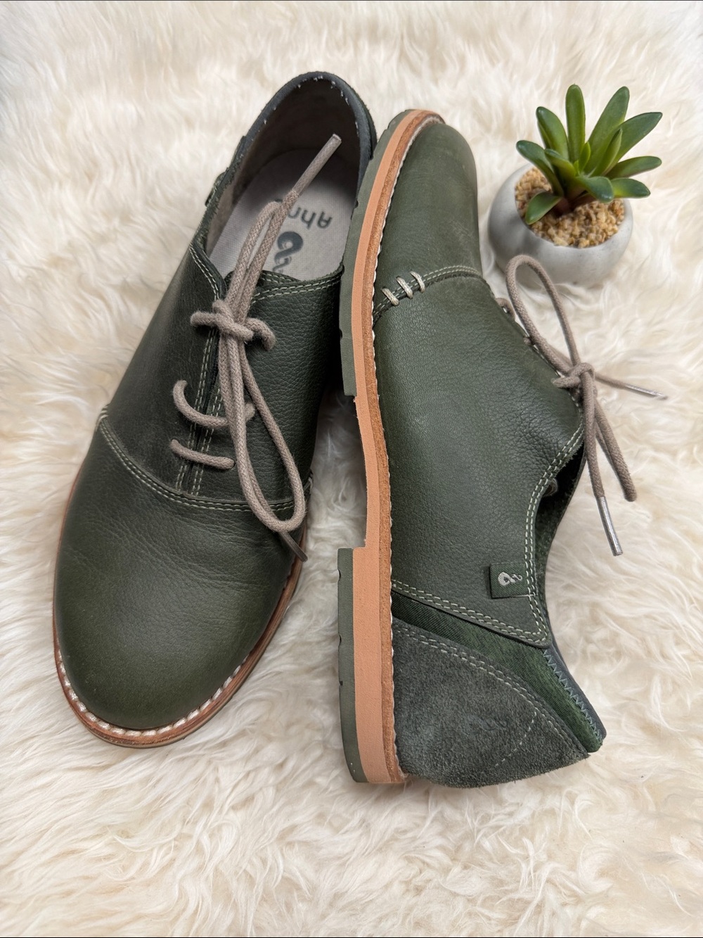 Ahnu Emery Leather Oxford 7.5 Casual Lace-Up EUC